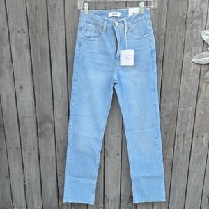 Just Black Demin.  Light Demin Jeans Cropped Straight Leg